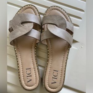 NEW NEVER WORN VICI SANDALS